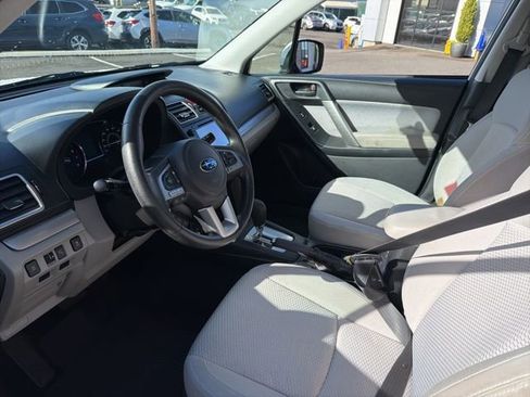 Used 2017 Subaru Forester 2.5i Premium AWD/4WD image 4