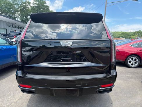 Used 2024 Cadillac Escalade Sport Platinum w/ LPO, ONYX Package AWD/4WD image 7
