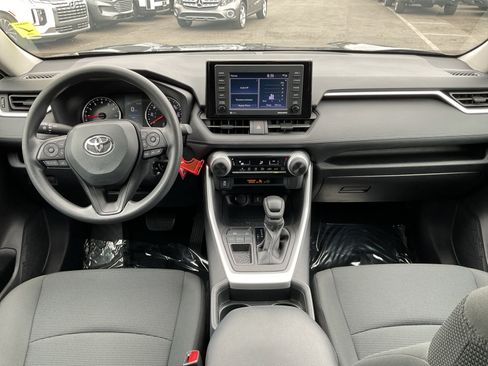 Used 2021 Toyota RAV4 LE FWD image 15