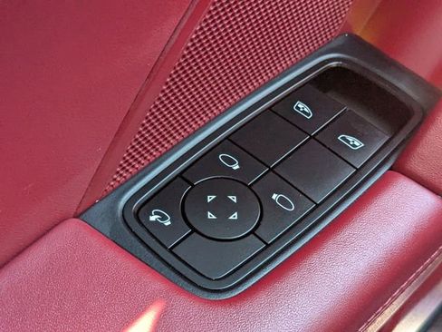 Used 2025 Porsche 911 Carrera image 26