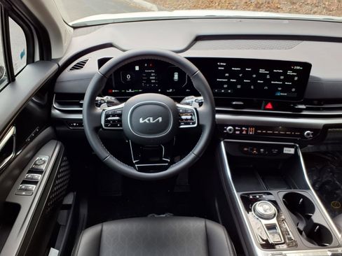 New 2026 Kia Carnival SX w/ SX Dark Edition Package FWD image 6