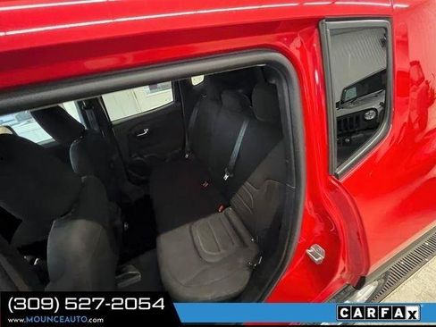 Used 2021 Jeep Renegade Latitude AWD/4WD image 11