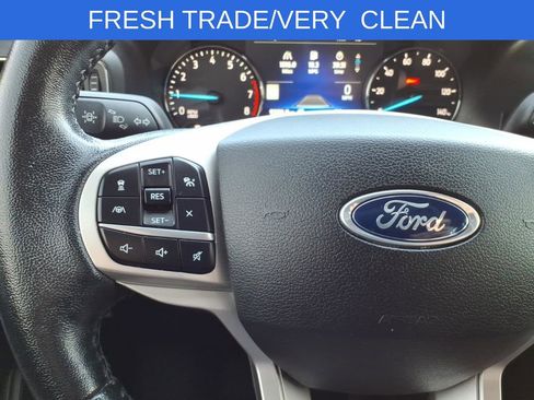 Used 2021 Ford Explorer Limited w/ Equipment Group 301A AWD/4WD image 9