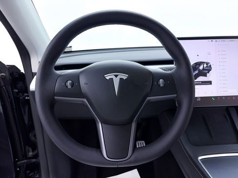 Used 2024 Tesla Model Y Performance AWD/4WD image 34