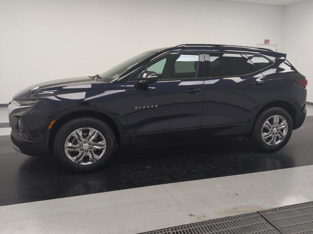 Used 2021 Chevrolet Blazer LT FWD image 2