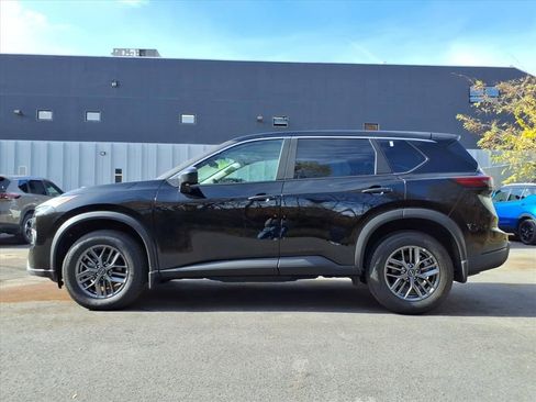Used 2025 Nissan Rogue S image 9