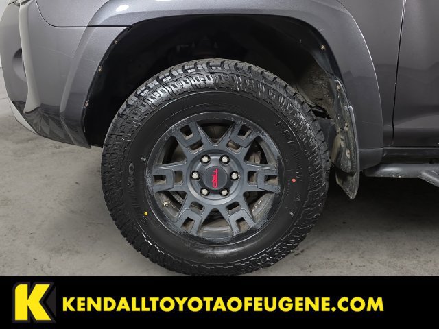 Used 2017 Toyota 4Runner TRD Off-Road Premium AWD/4WD image 9