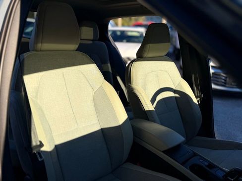 Used 2020 Volvo XC40 T5 Momentum w/ Protection Package Premier image 31