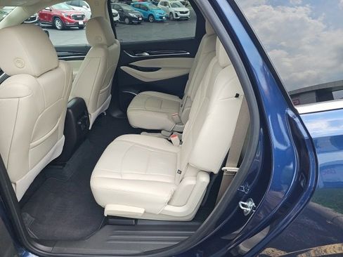 Used 2022 Buick Enclave Essence image 15