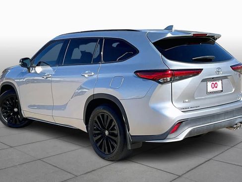 Used 2023 Toyota Highlander XSE image 12