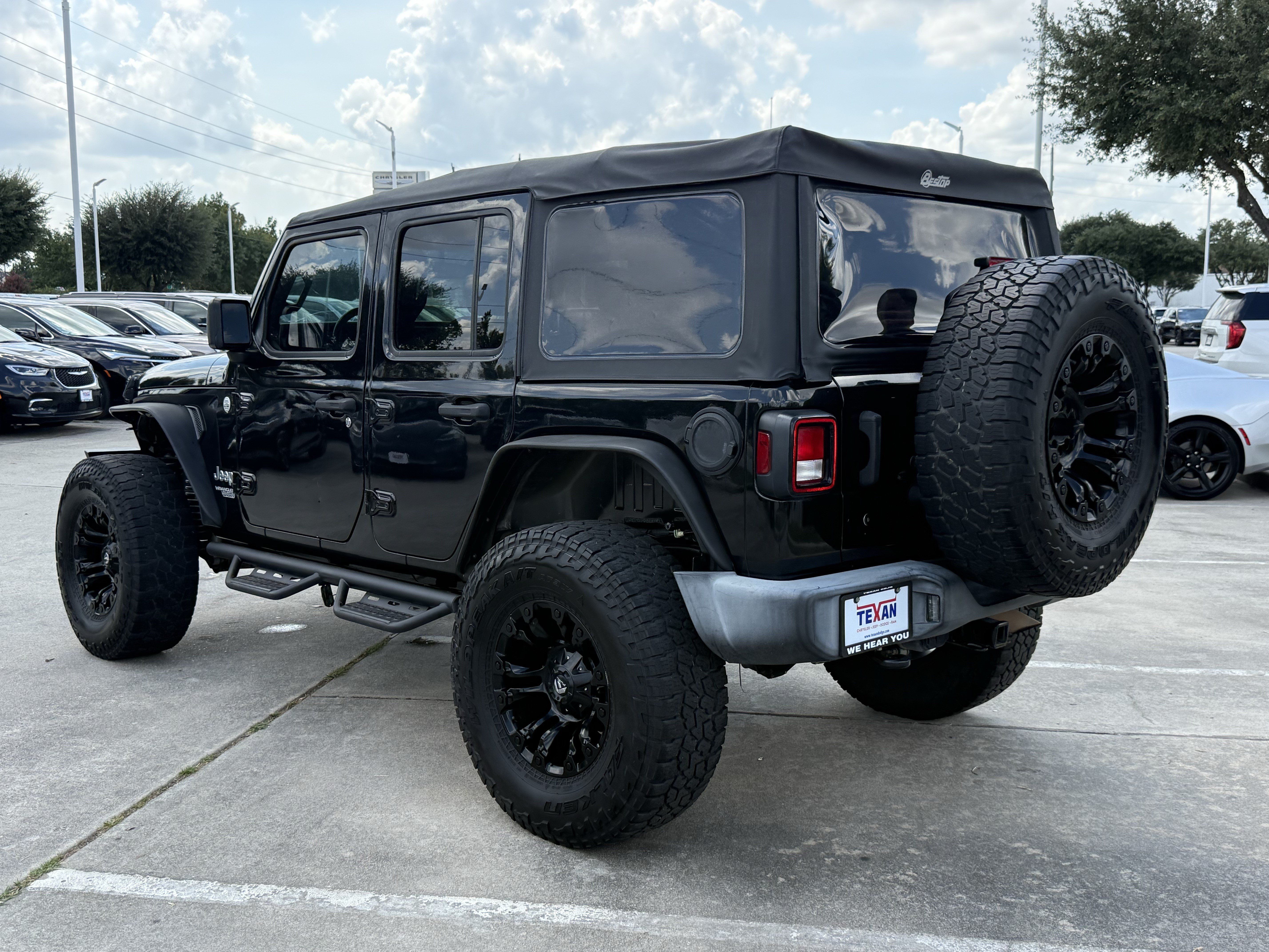 Used 2018 Jeep Wrangler Unlimited Sport S AWD/4WD image 7