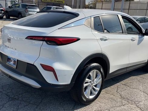 Used 2024 Buick Envista Preferred w/ Convenience II Package image 5