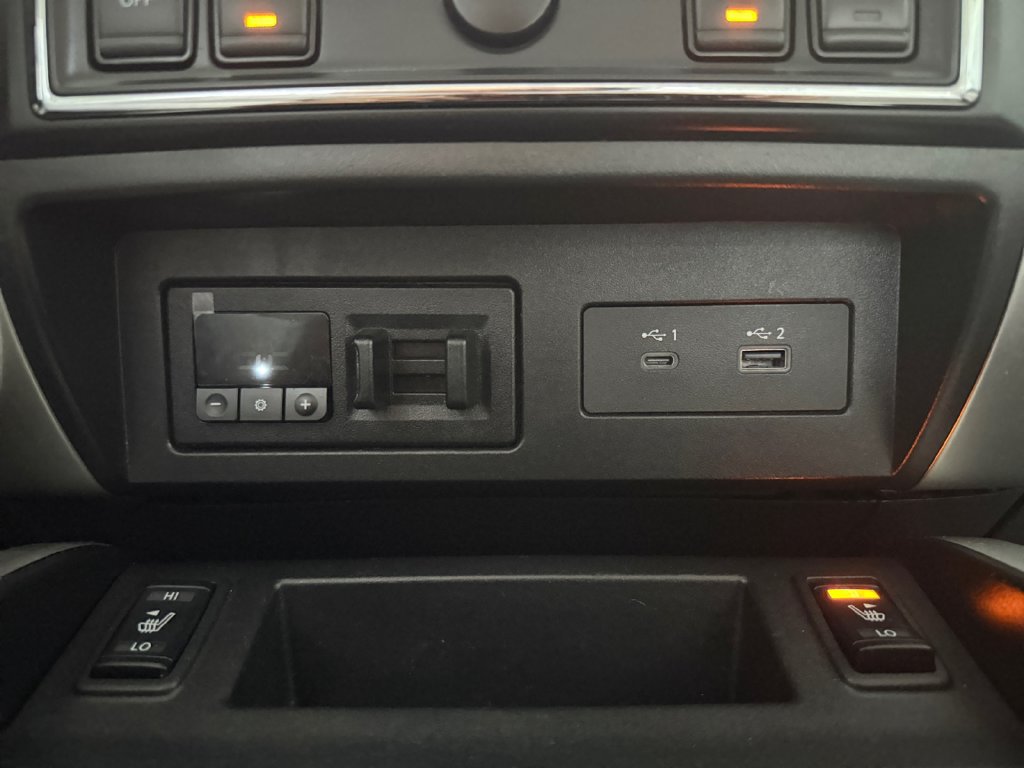 Used 2021 Nissan Titan SL w/ Moonroof Package AWD/4WD image 29