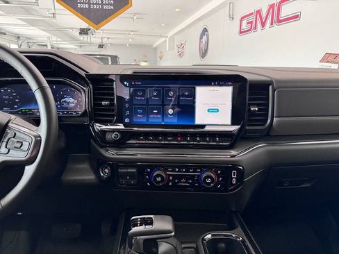 Certified 2025 Chevrolet Silverado 1500 ZR2 w/ Technology Package AWD/4WD image 19