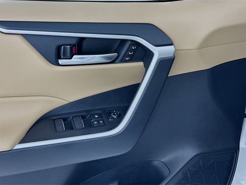 Used 2025 Toyota RAV4 XLE Premium image 18