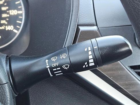 Used 2024 Nissan Altima 2.5 SV FWD image 14