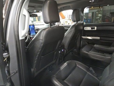 Used 2022 Ford Explorer Limited w/ Limited Technology Package image 51