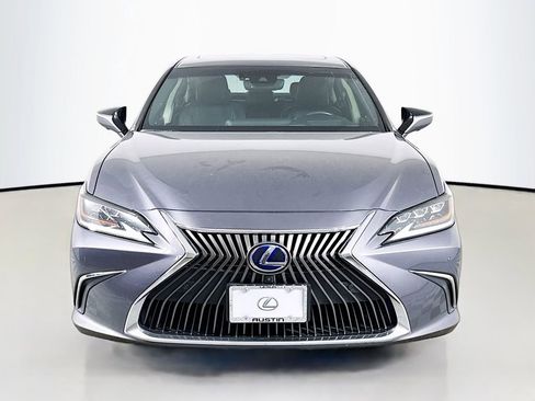 Used 2020 Lexus ES 300h Ultra Luxury image 2