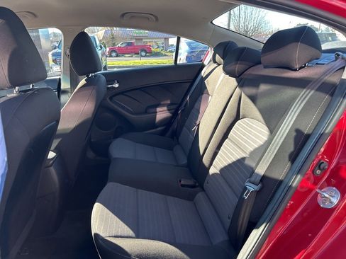 Used 2017 Kia Forte S image 9