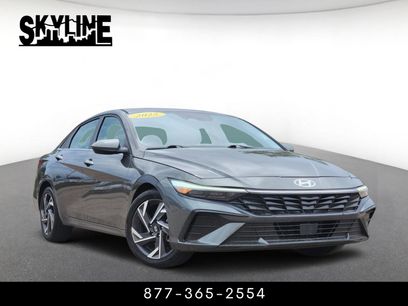 Used 2025 Hyundai Elantra SEL