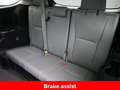 Used 2023 Toyota Highlander Platinum AWD/4WD image 16