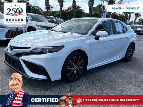 Used 2023 Toyota Camry SE FWD image 1
