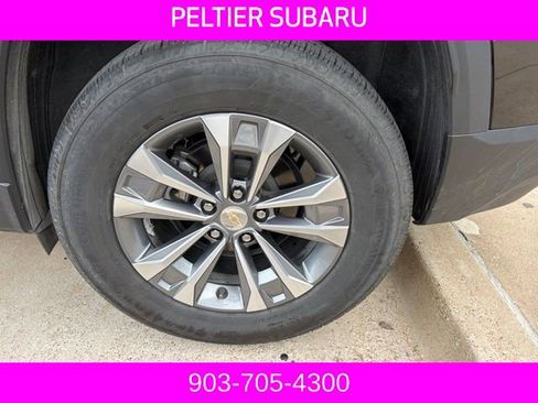 Used 2025 Chevrolet Equinox LT FWD image 4