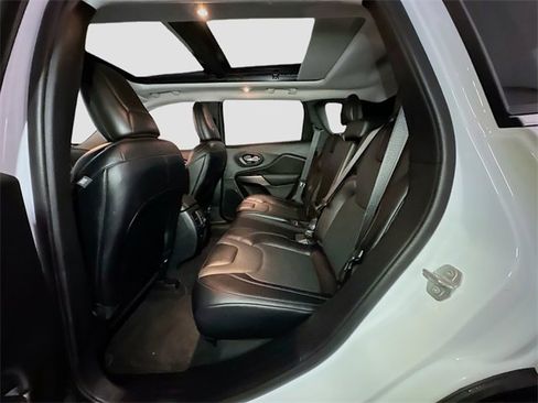 Certified 2022 Jeep Cherokee Limited image 19