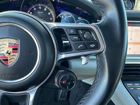 Used 2018 Porsche Panamera 4 image 18
