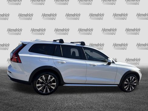 Used 2026 Volvo V60 B5 Cross Country Ultra w/ Protection Package Premier AWD/4WD image 11