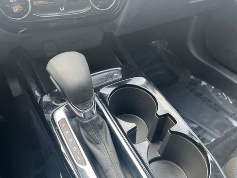 Used 2025 Chevrolet Trax LT image 35