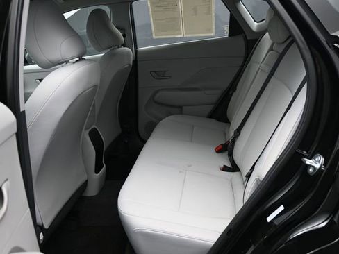 Used 2025 Hyundai Kona SE FWD image 8