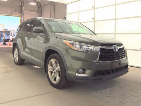 Used 2014 Toyota Highlander Limited Platinum AWD/4WD image 4