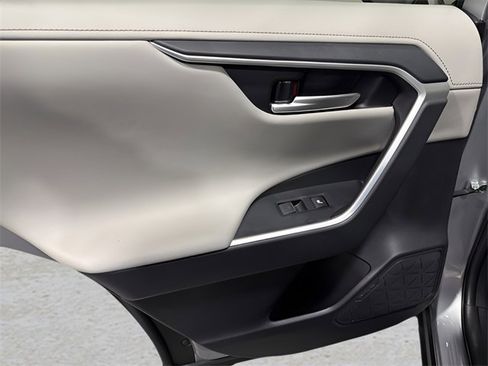 Used 2024 Toyota RAV4 Limited image 30