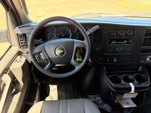 New 2026 Chevrolet Express 2500 Extended RWD image 19
