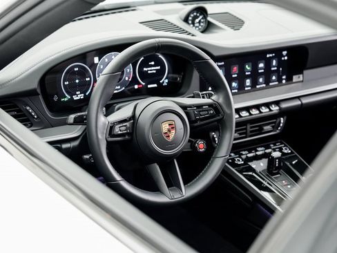 Certified 2025 Porsche 911 Carrera image 9