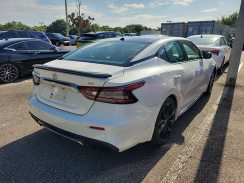 Used 2019 Nissan Maxima SR w/ Premium Package FWD image 3