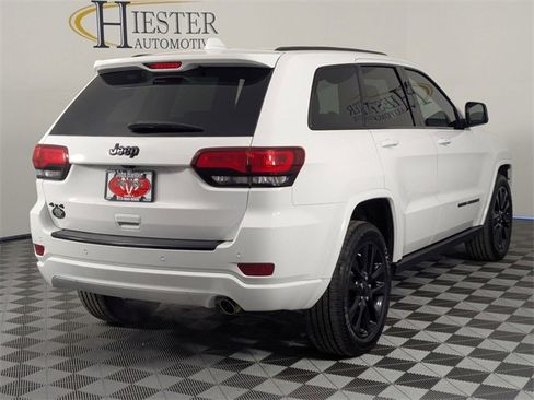 Used 2018 Jeep Grand Cherokee Altitude image 7