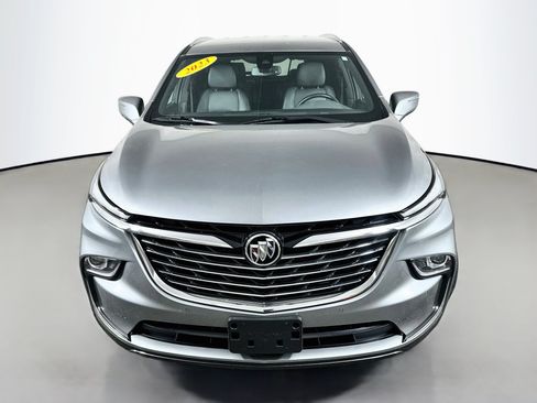 Used 2023 Buick Enclave Essence FWD image 2