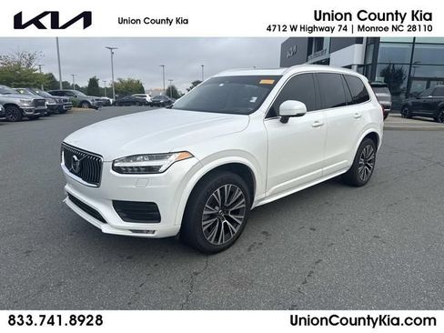 Used 2020 Volvo XC90 T5 Momentum w/ Protection Package FWD image 1
