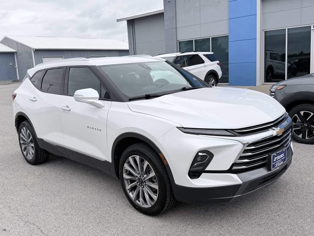 Used 2023 Chevrolet Blazer Premier w/ LPO, Cargo Package FWD image 3