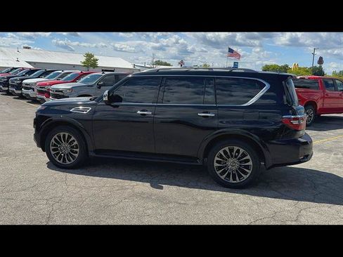 Used 2023 Nissan Armada Platinum w/ Captain's Chairs Package AWD/4WD image 5