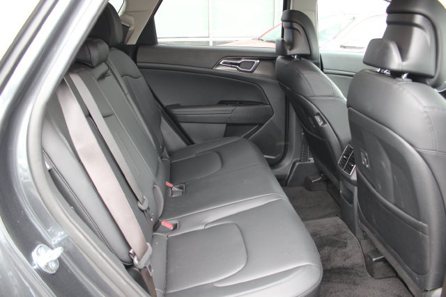 Used 2025 Kia Sportage EX AWD/4WD image 31