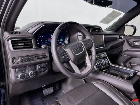 Used 2024 GMC Yukon Denali w/ Denali Reserve Package AWD/4WD image 9