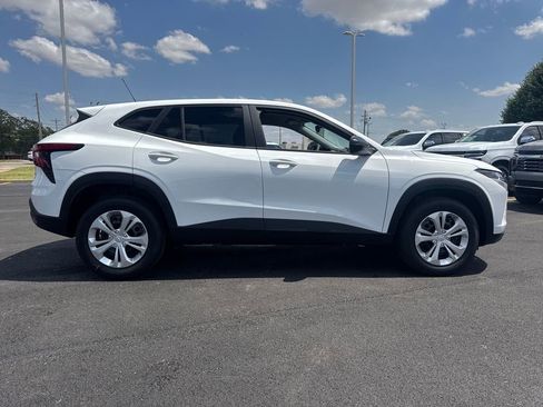 New 2026 Chevrolet Trax LS w/ Driver Confidence Package image 8