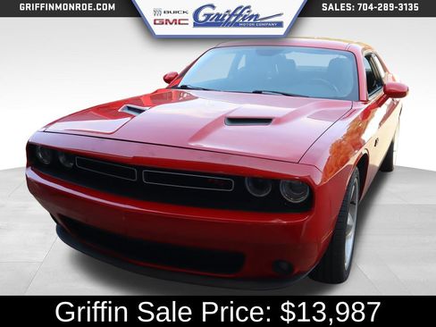 Used 2016 Dodge Challenger R/T Plus RWD image 2