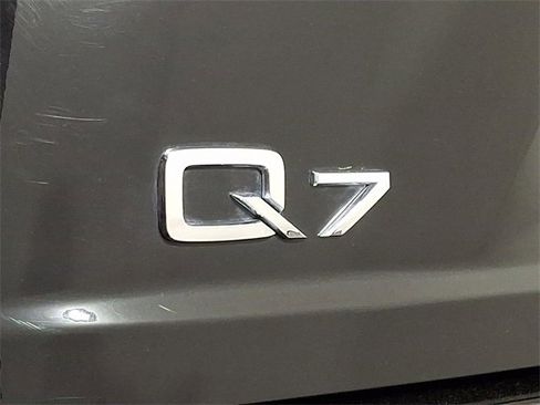 Used 2018 Audi Q7 3.0T Premium Plus image 30