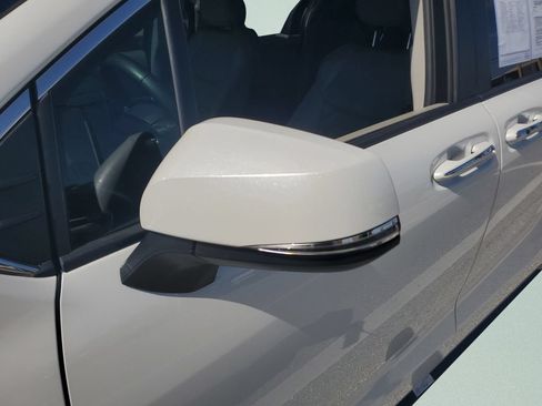 Used 2023 Toyota Sienna Limited FWD image 31