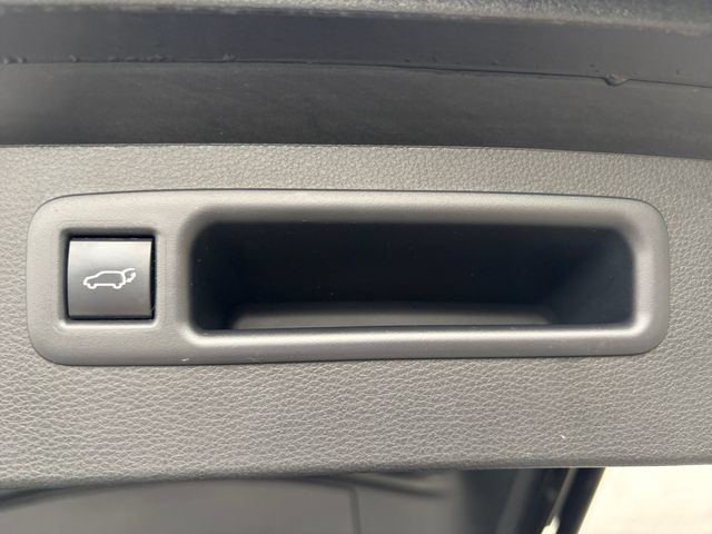 Used 2024 Toyota Highlander Limited AWD/4WD image 25