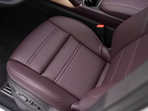 New 2025 Porsche Cayenne E-Hybrid image 17